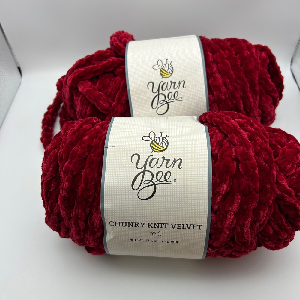 2 Skeins Yarn Bee Chunky Knit Velvet Red Jumbo Weight Yarn 17.5oz 40yds 1837392